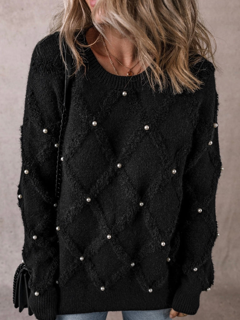  Relaxed, loose fit Sweater, features elegant pearl embellishments with an eye-catching rhombus pattern.