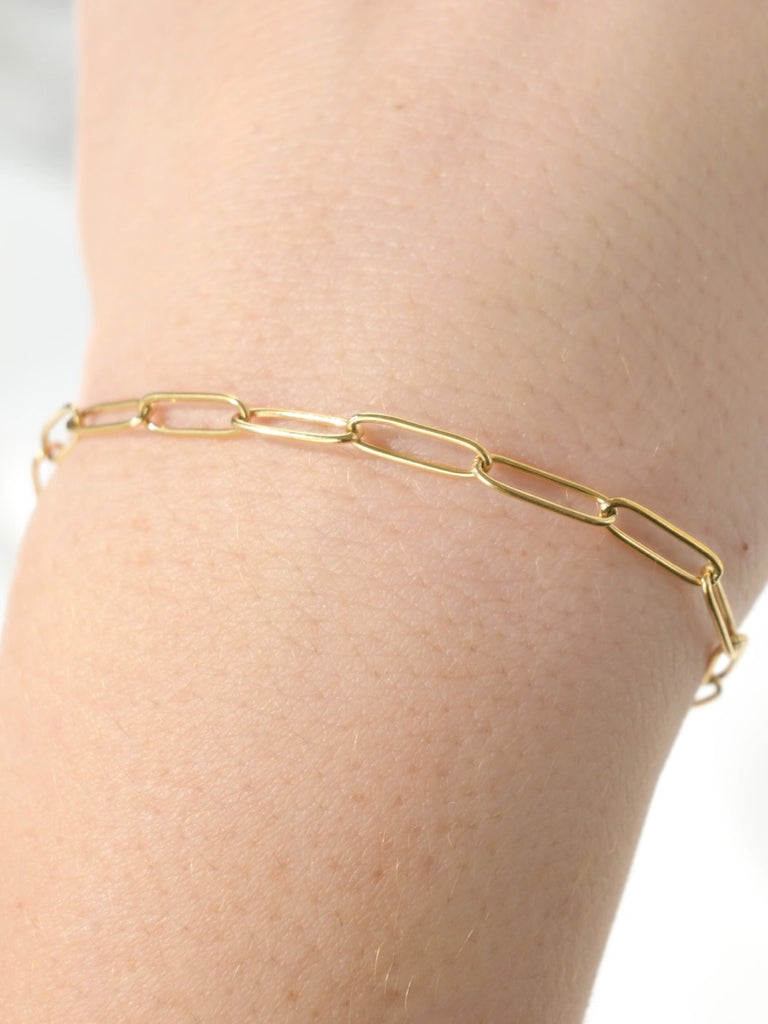 Paperclip 18k Gold PVD coated stainless steel bracelet.