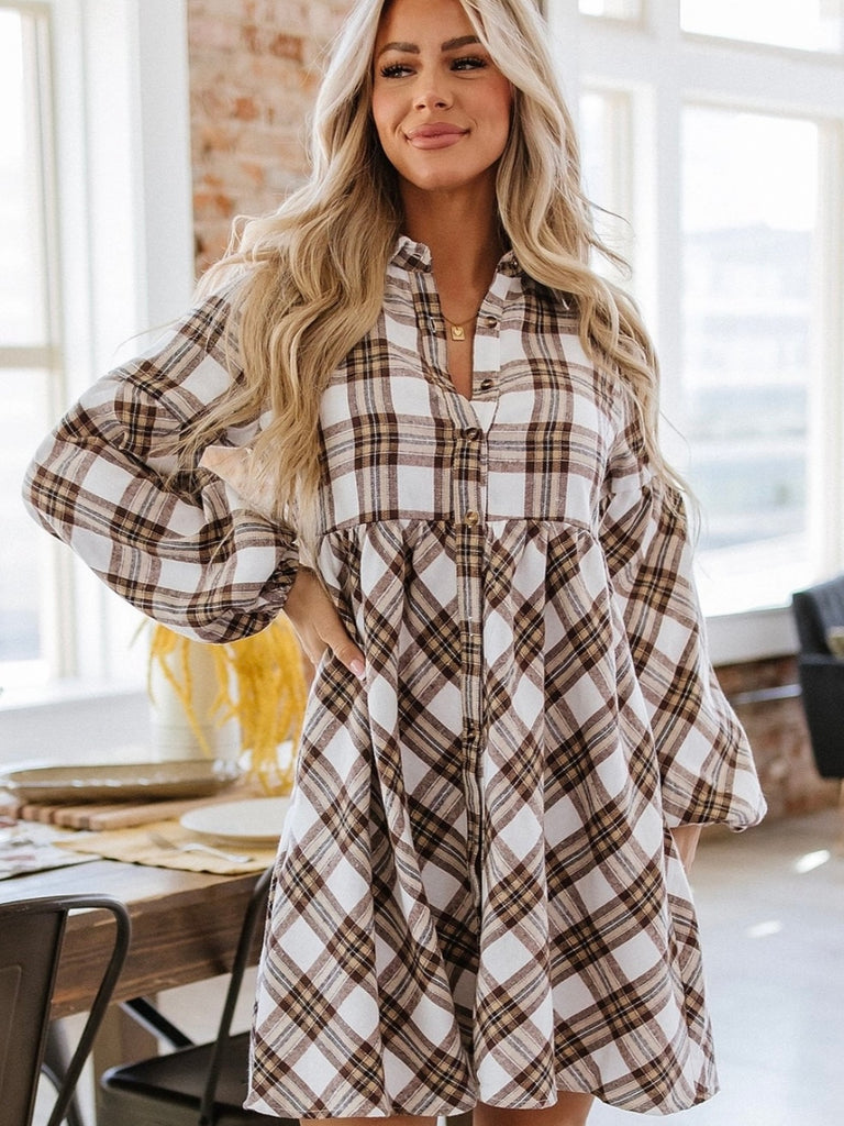  Button -Front ,Plaid Tunic Dress with bubble sleeves and high waist detail provide a flattering and comfortable fit.